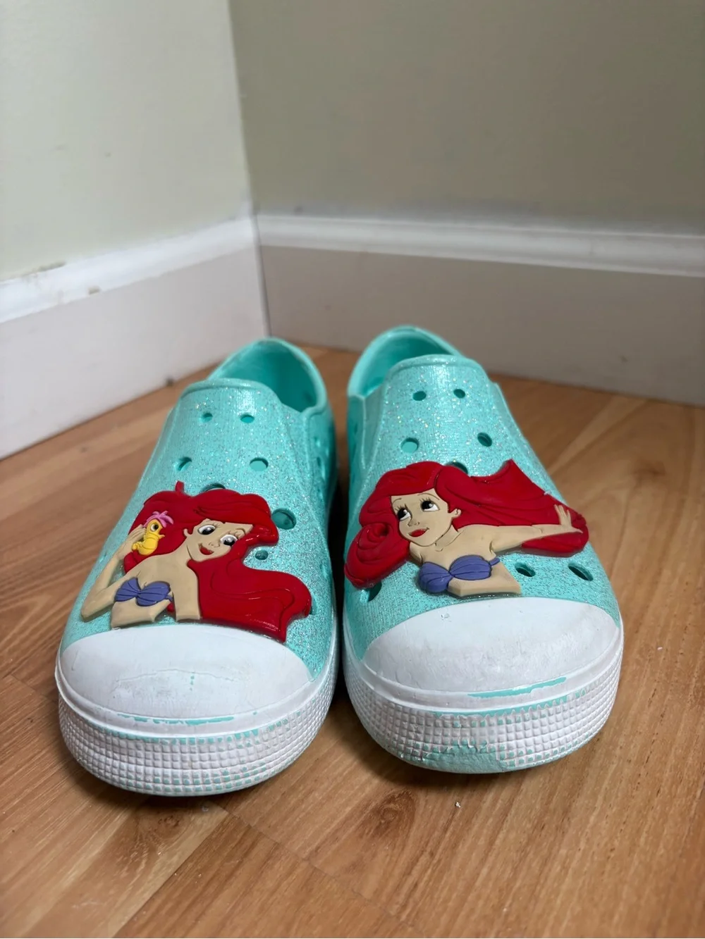 Disney sparkling aqua